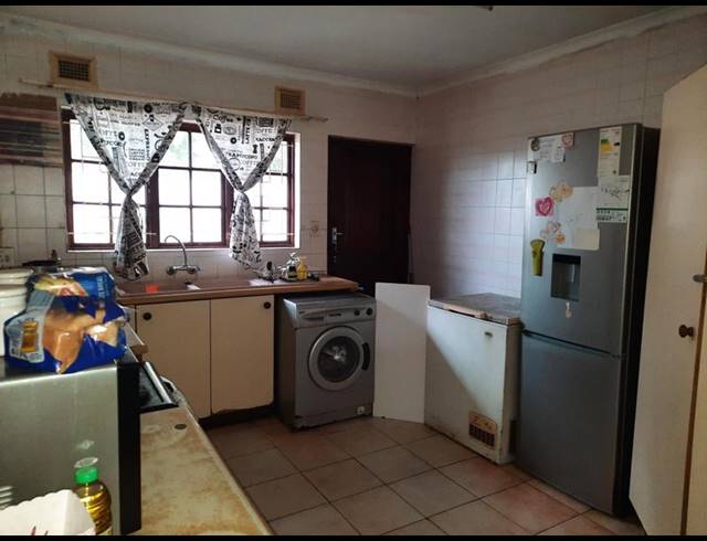3 BEDROOM TOWNHOUSE FOR SALE IN PORT EDWARD